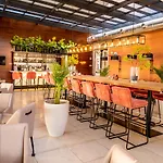 - Hotel, Termas & Otel