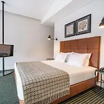 - Hotel, Termas & Hotel 4*