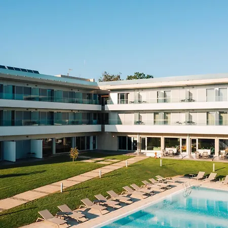 - Hotel, Termas & Hotel