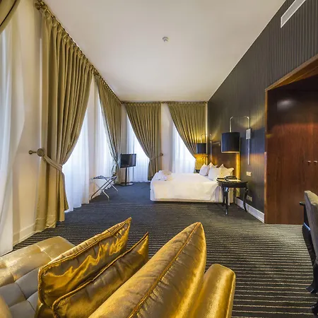 - Hotel, Termas & Hotel 4*