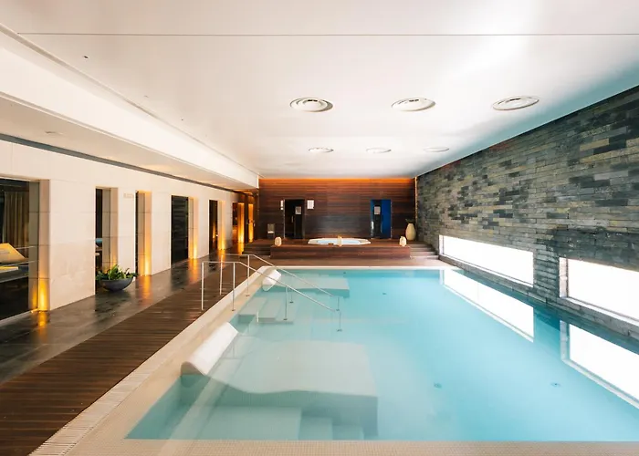 - Hotel, Termas & 4* Monte Real