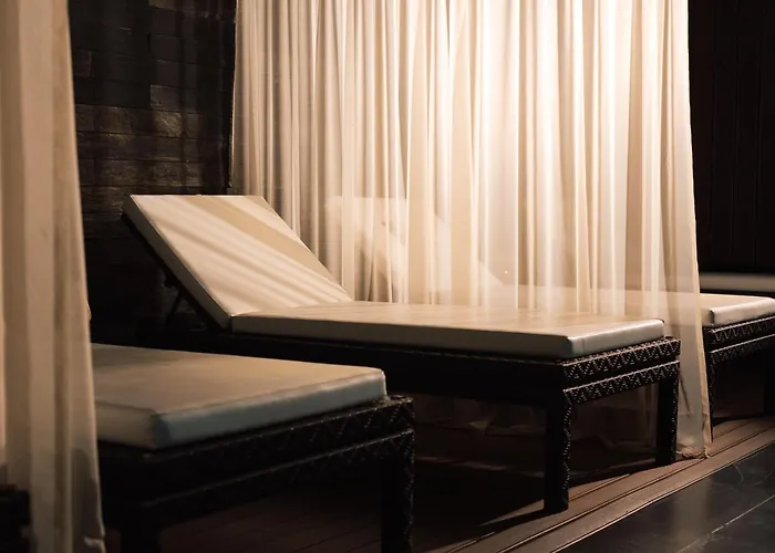 - Hotel, Termas & Hotel