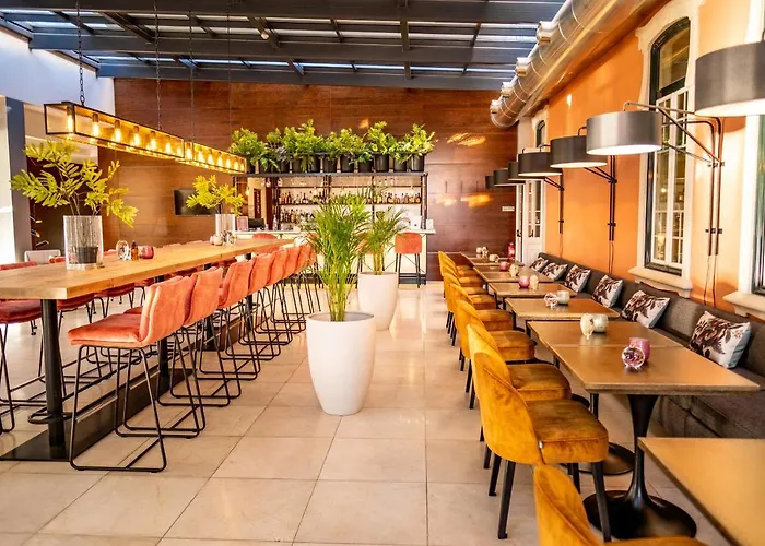 - Hotel, Termas & 4* Monte Real